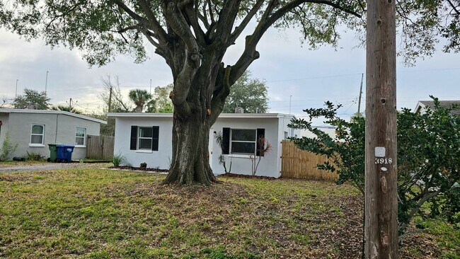 Foto del edificio - 3916 W La Salle St Tampa, FL 33607 Februar...