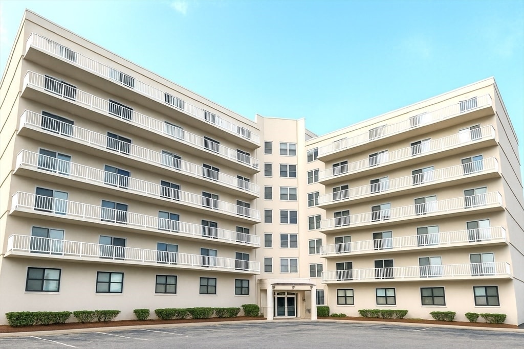 Primary Photo - 133 Commander Shea Blvd