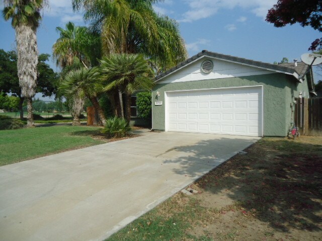 Building Photo - Beautiful 3 Bedroom 2 Bath Home in Visalia