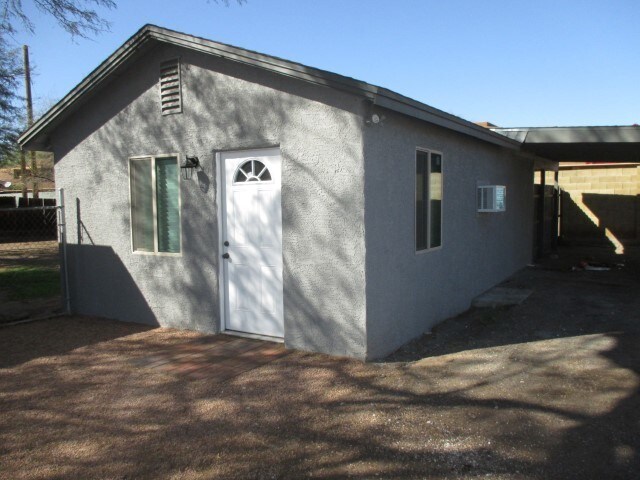 Primary Photo - 2530 W Campbell Ave
