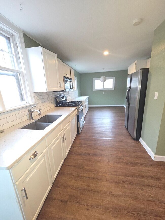 Foto del edificio - Large private home in Brentwood