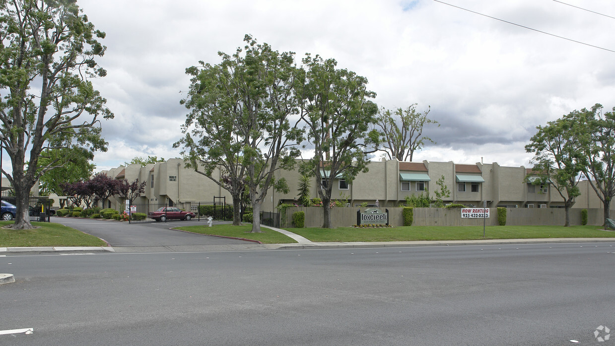 Primary Photo - Fox Creek Apartments