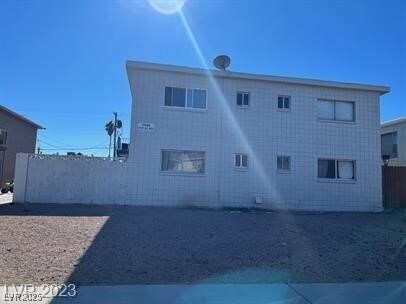 Primary Photo - 2908 E Poplar Ave