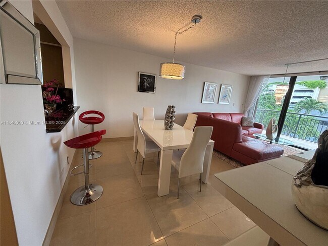 Foto del edificio - 3031 N Ocean Blvd