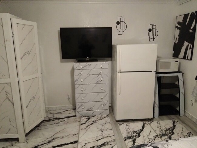 Foto del edificio - 2380 S Bardell Ave