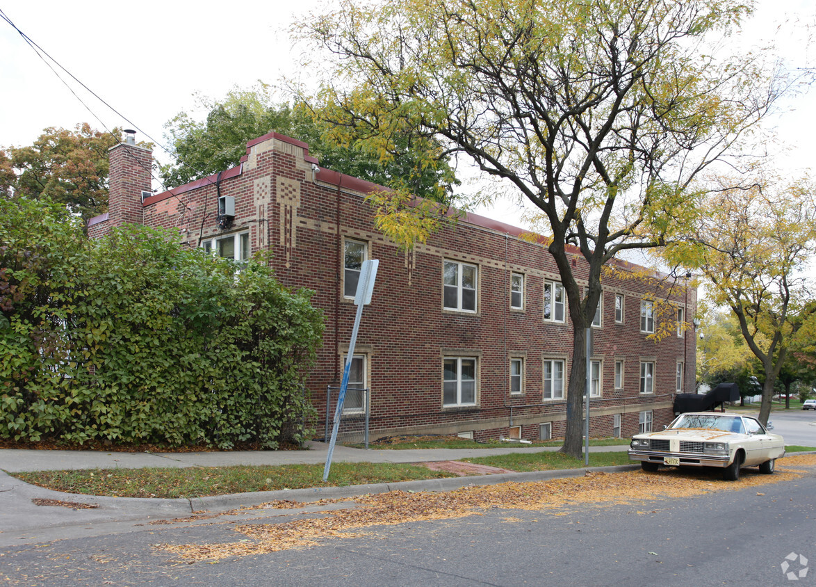 Building Photo - 1001 Lowry Ave N