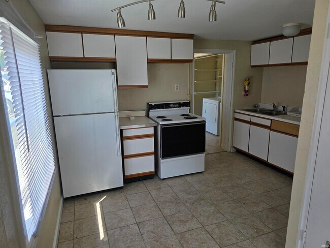 Foto del edificio - 2301 E 5th St