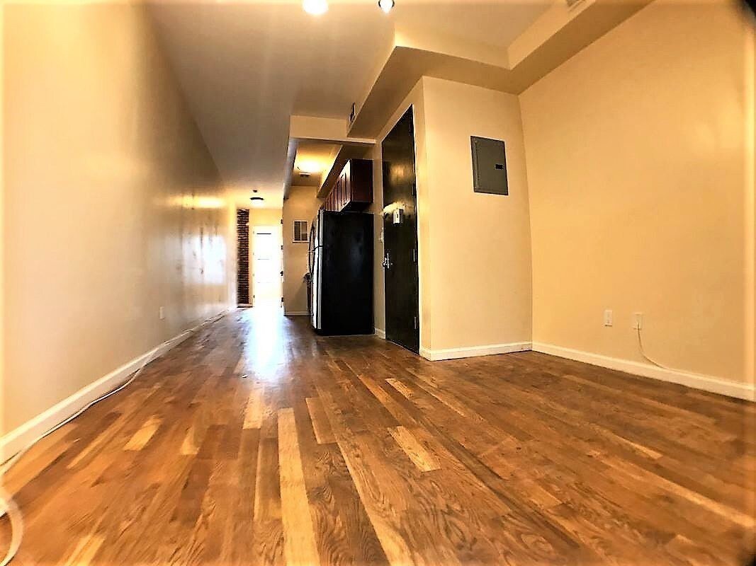 Foto principal - 213 Wyckoff Ave