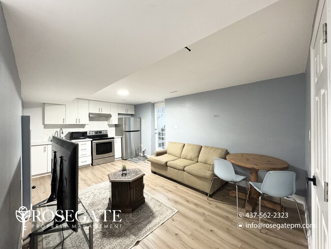 Photo du bâtiment - Bright 2-Bedroom Basement Apartment in Brampton | 750 sq ft + Parking