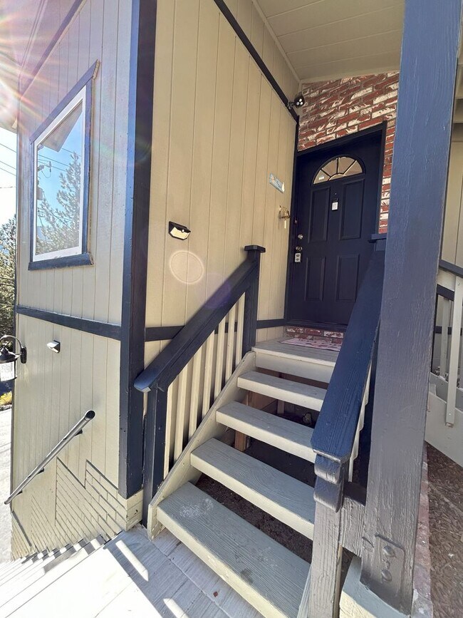 Foto del edificio - 2012 Woodland Dr