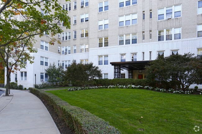 Building Photo - The Royal York Apartments