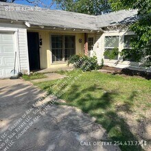 Building Photo - 815 W Kern Rd