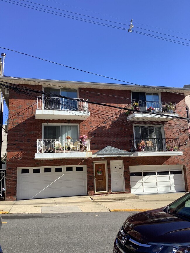 Building Photo - 20 68th St