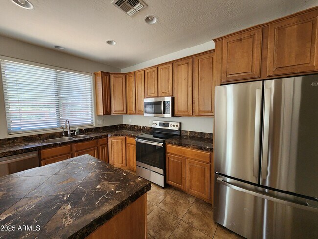 Foto del edificio - 18805 E Mockingbird Dr