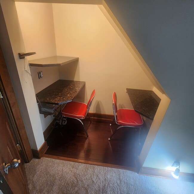 office space off master bedroom - 807 Starkweather Ave