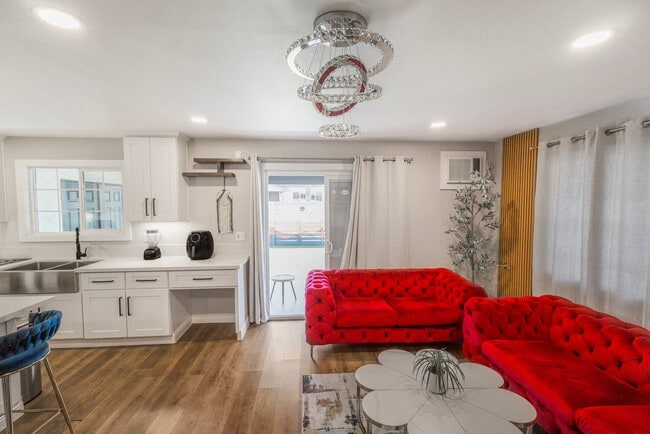 Building Photo - 1063-67 Gillespie Dr