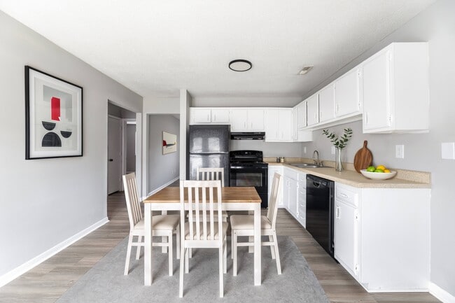 Building Photo - Lauradale