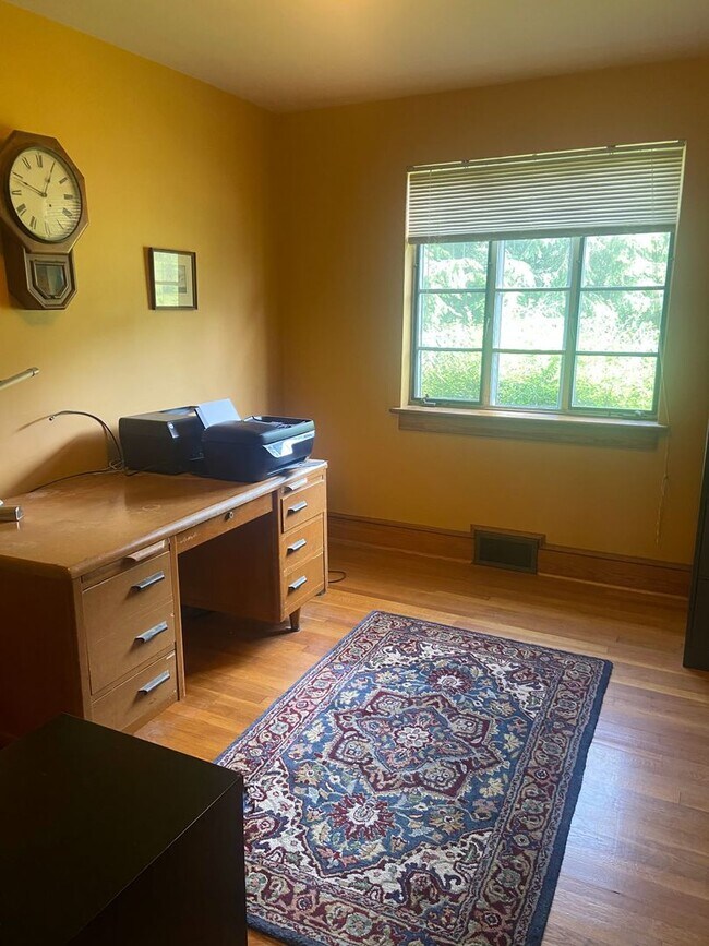 Foto del edificio - Beautiful 3 Bedroom / 2 Bathroom Home – Ma...