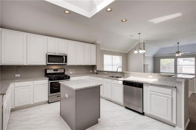Building Photo - 2425 Ravenhurst Dr