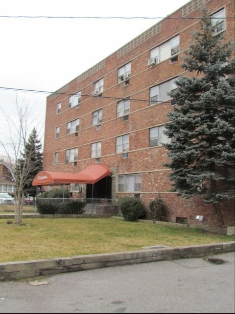 56 N Long Beach Avenue - 56 North Long Beach Avenue
