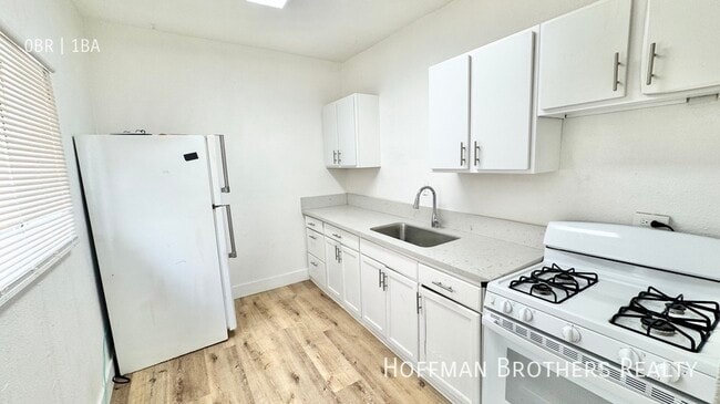 Building Photo - 450 Witmer St