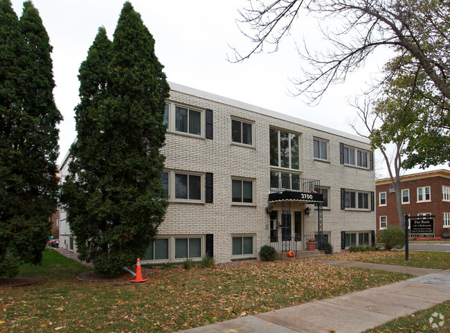 Building Photo - 3700 Lyndale