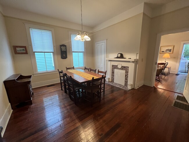 Dining room - 518 S 5th Ave