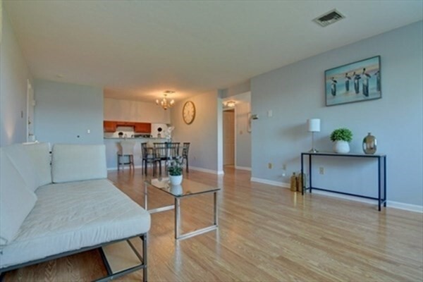Building Photo - 85 E Squantum St
