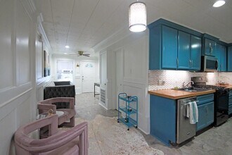 Building Photo - 434 Lenard St