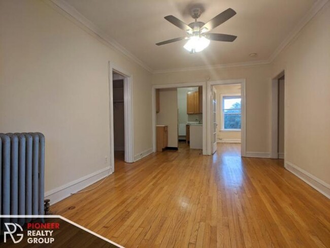 Building Photo - 1 bedroom in CHICAGO IL 60613