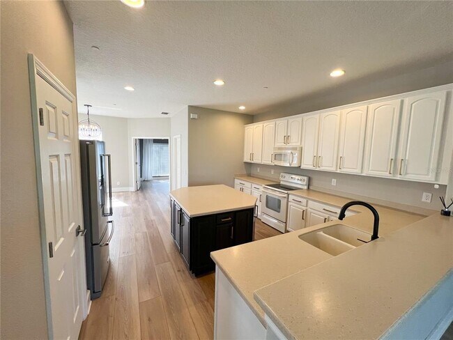 Foto del edificio - 1129 Venetian Harbor Dr NE