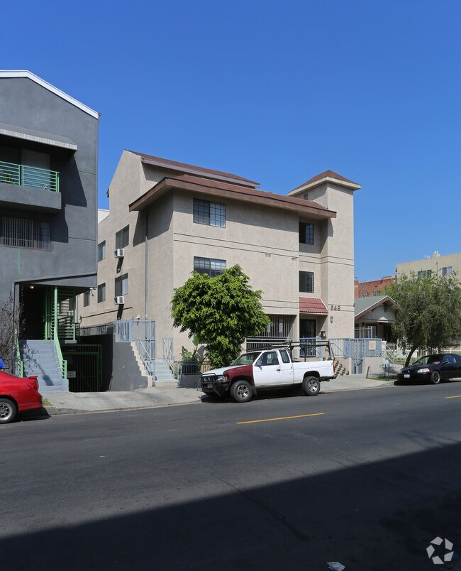 Foto del edificio - 849 S Harvard Blvd