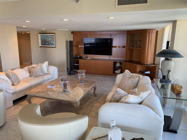 Foto del edificio - 4101 N Ocean Blvd