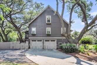 Building Photo - 236 Bayview Drive