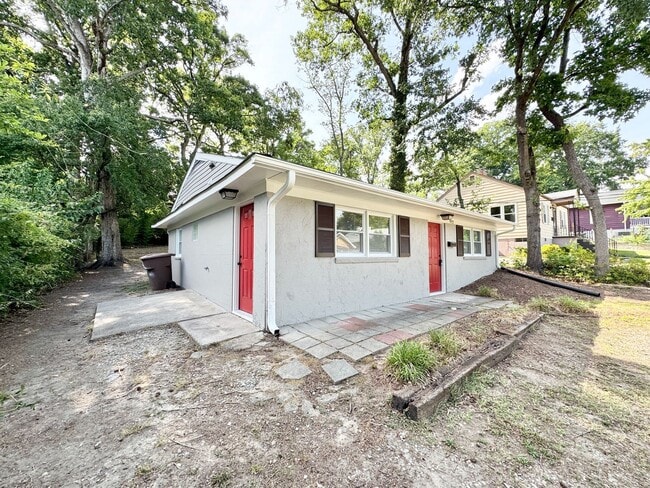 Building Photo - 912 Englewood St