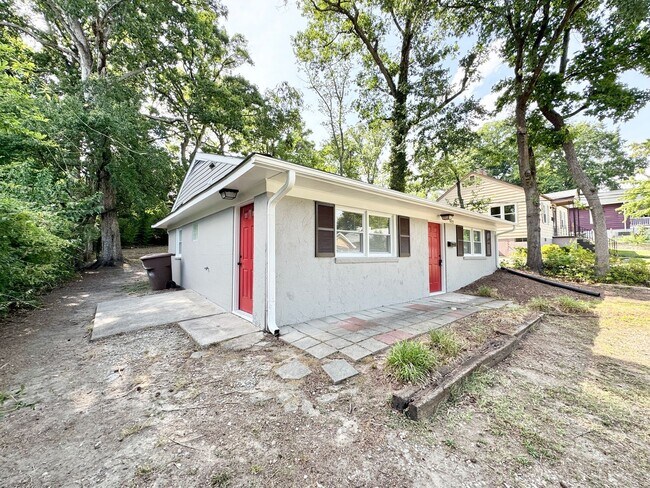 Foto del edificio - 912 Englewood St