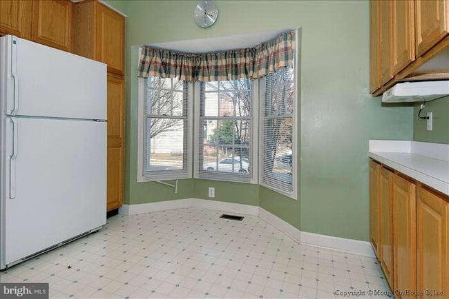 Building Photo - 6707 Royal Thomas Way