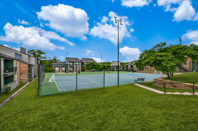 Forest Ridge Courtyard - Forest Ridge