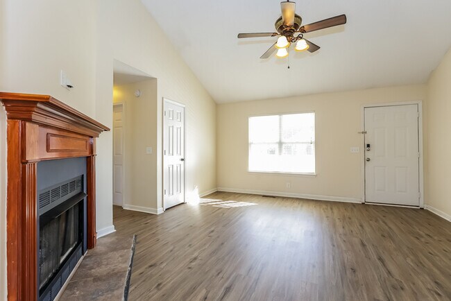 Building Photo - 737 Stone Hedge Dr