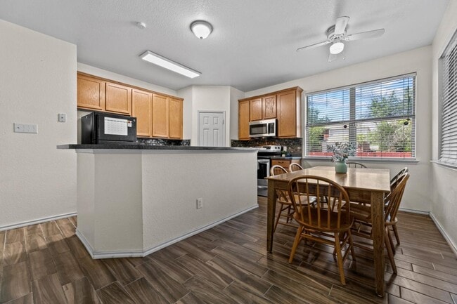 Foto del edificio - Stunning Fort Worth home in a sought-after neighborhood