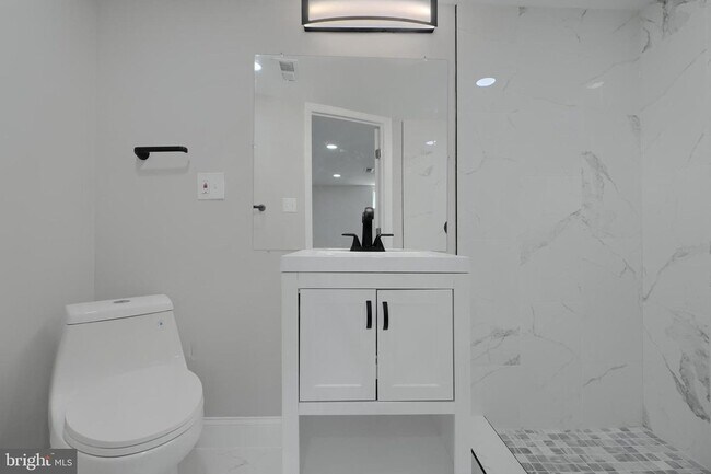 Building Photo - 2448 Shirley Ave