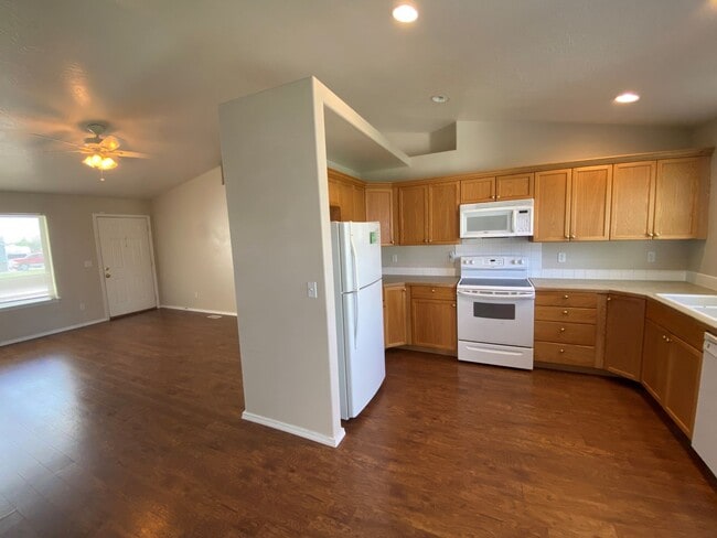 Building Photo - 1032 Trailridge Ct