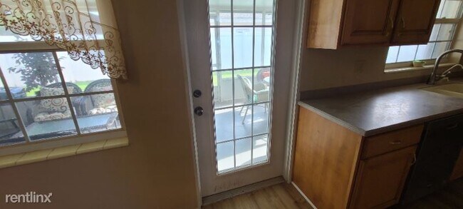 Foto del edificio - 3 br, 2 bath House - 6168 44th Ave N