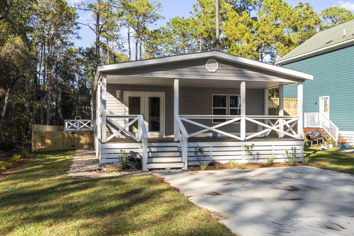 Primary Photo - 1129 E Point Washington Rd