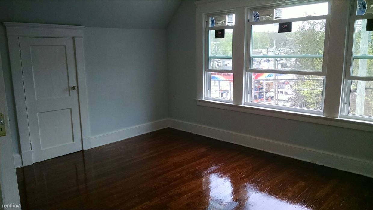 Foto principal - 649 Forest Rd