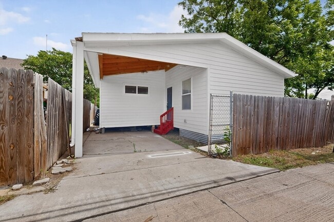Photo - 1305 NW 14th St Apartment