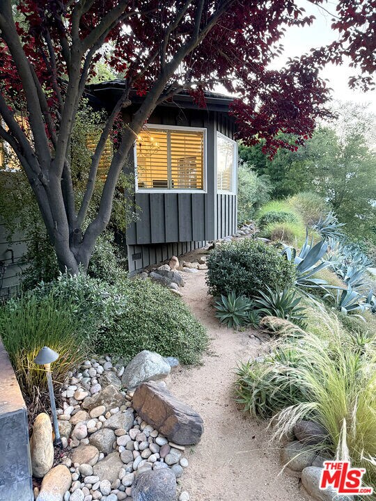 Foto del edificio - 11064 Wrightwood Ln