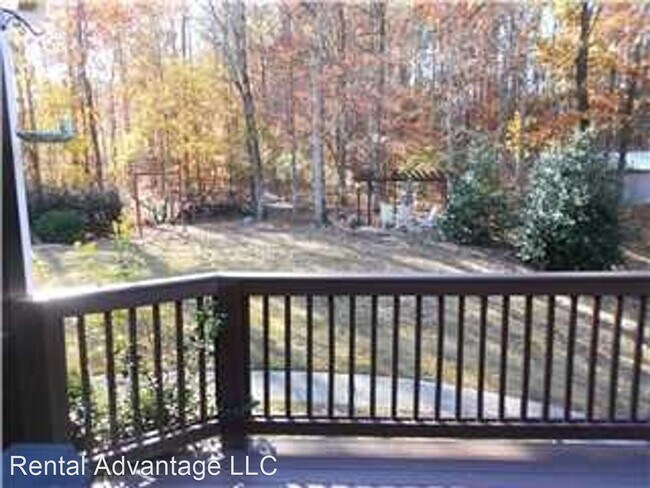 Building Photo - 3 br, 2.5 bath House - 2315 Lakeside Dr