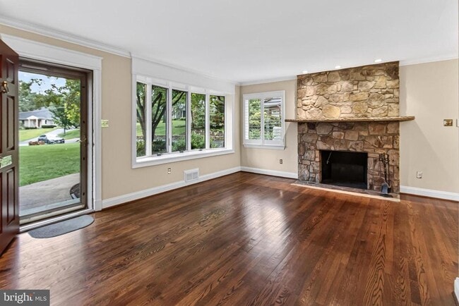 Building Photo - 7614 Woodridge Cir