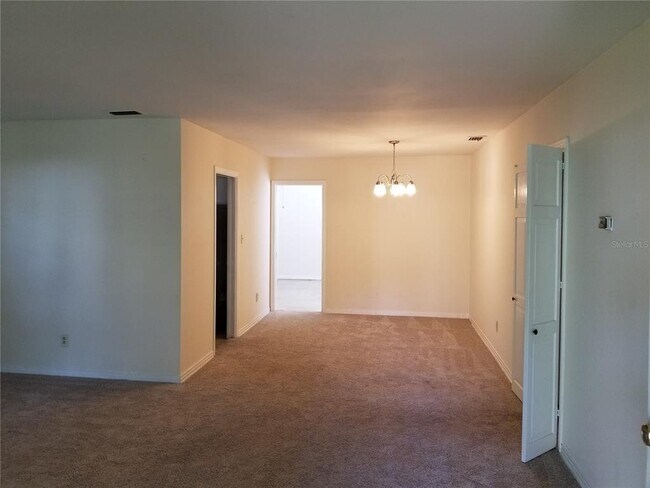 Building Photo - 641 Hudson Ave